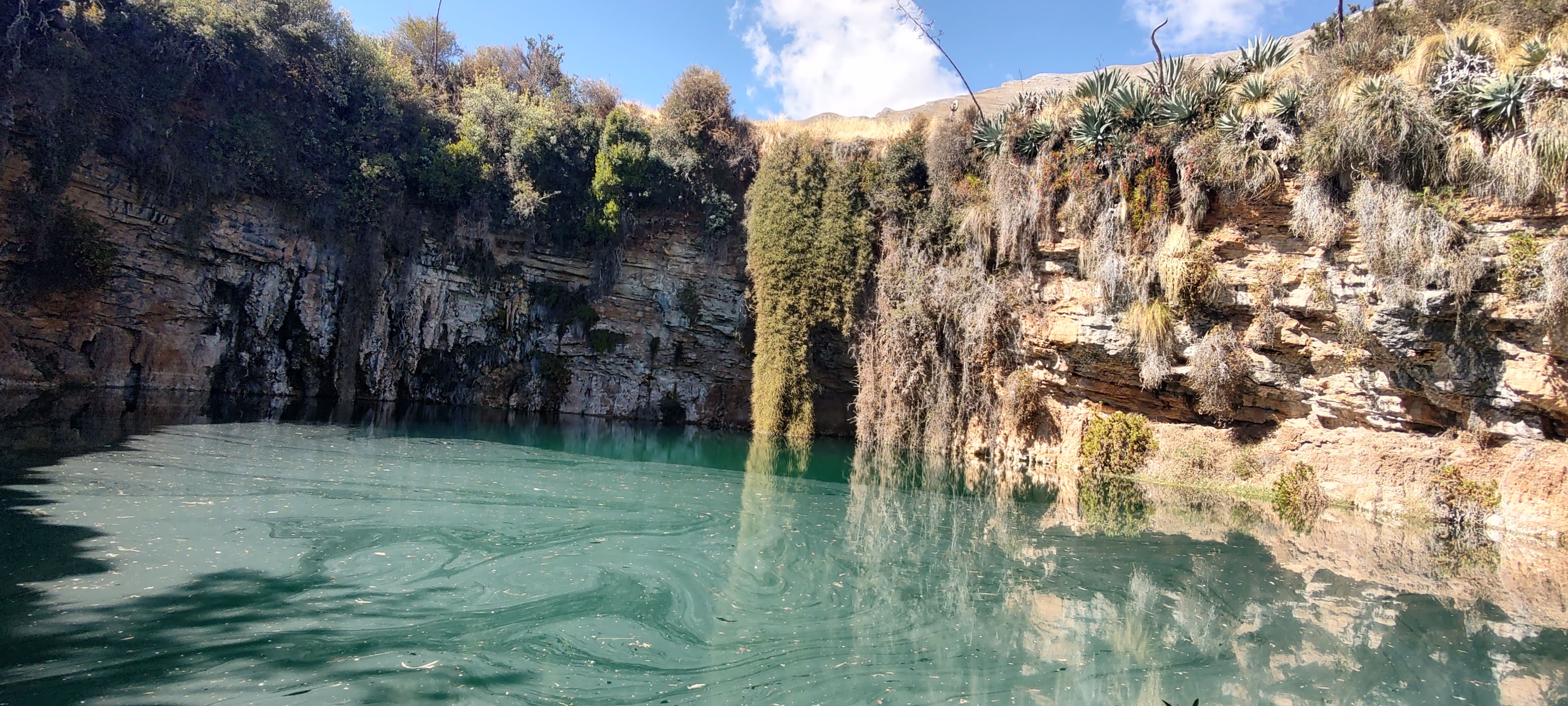 Centro Recreacional Turistico Cenote Santuario de Chapalla
