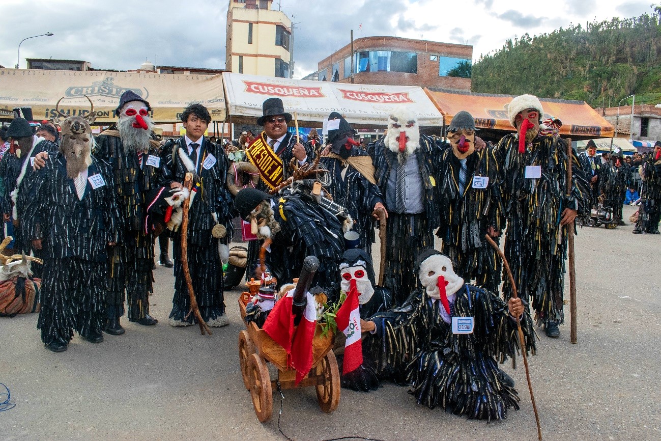 Danza De Los Avelinos De San Jerónimo De Tunán