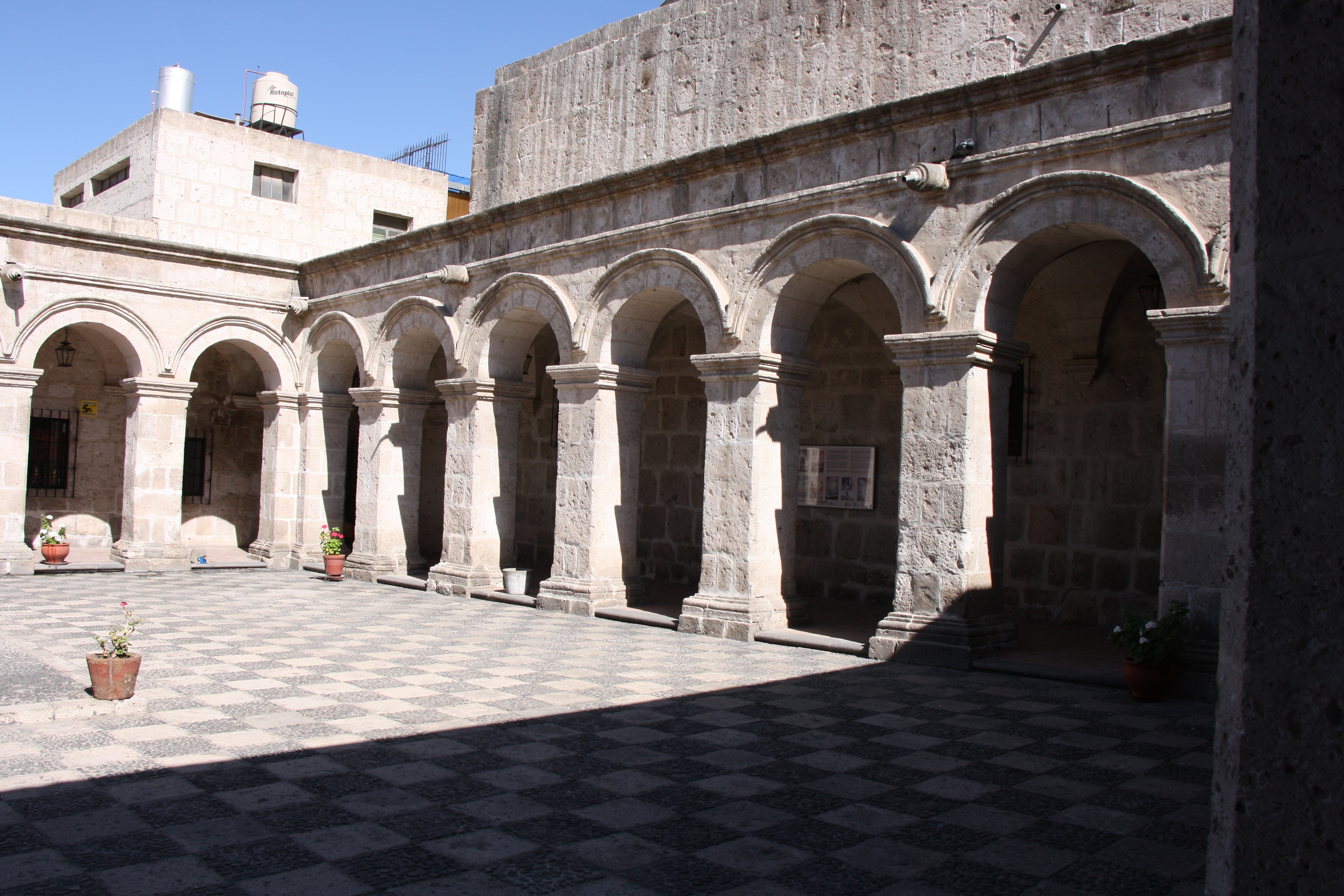 Claustros de la Compañia